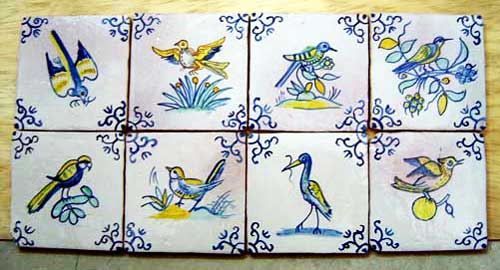 Azulejos pequeños, ideales para decorar muebles o integrarlos en zócalos